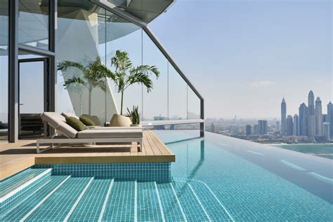 aura sky pool